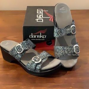 Dansko  Sophie Shagreen.  New in box never worn.